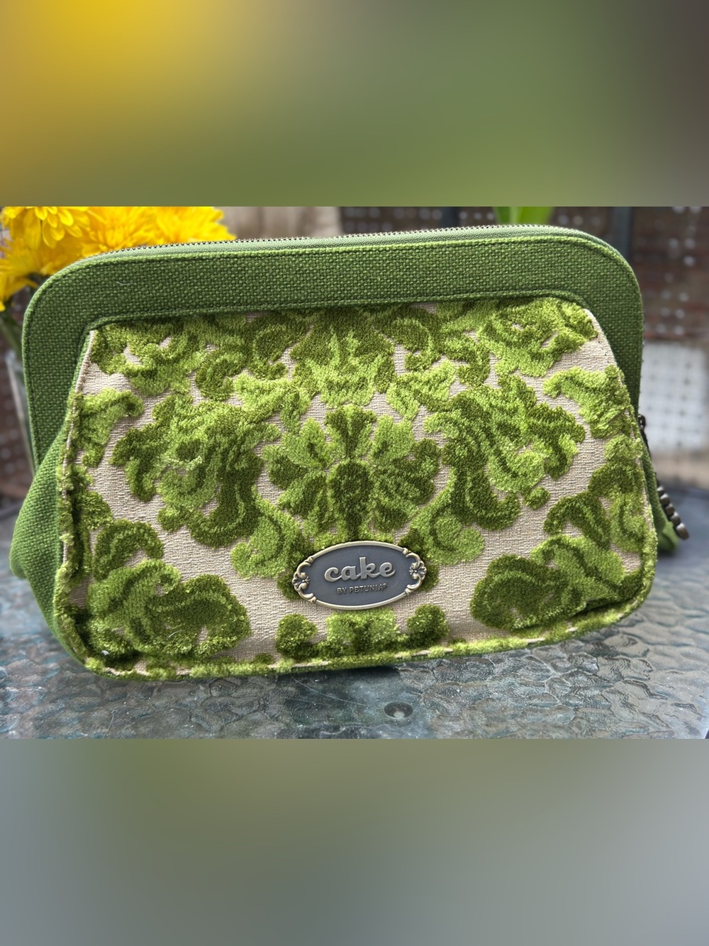RARE 2009 Cake by Petunia Pickle Bottom Cameo Clutch Green Velvet Diaper Bag